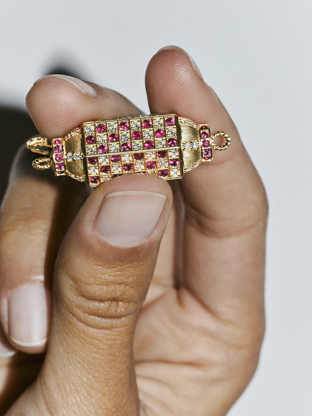 COLLIER LOCKET CHECK RUBIS