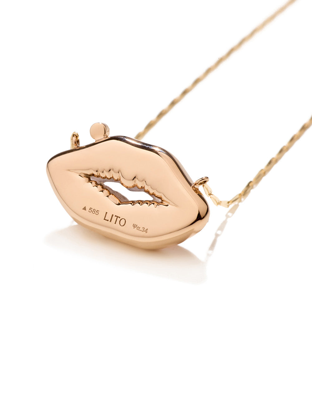 KISS ME MORE NECKLACE