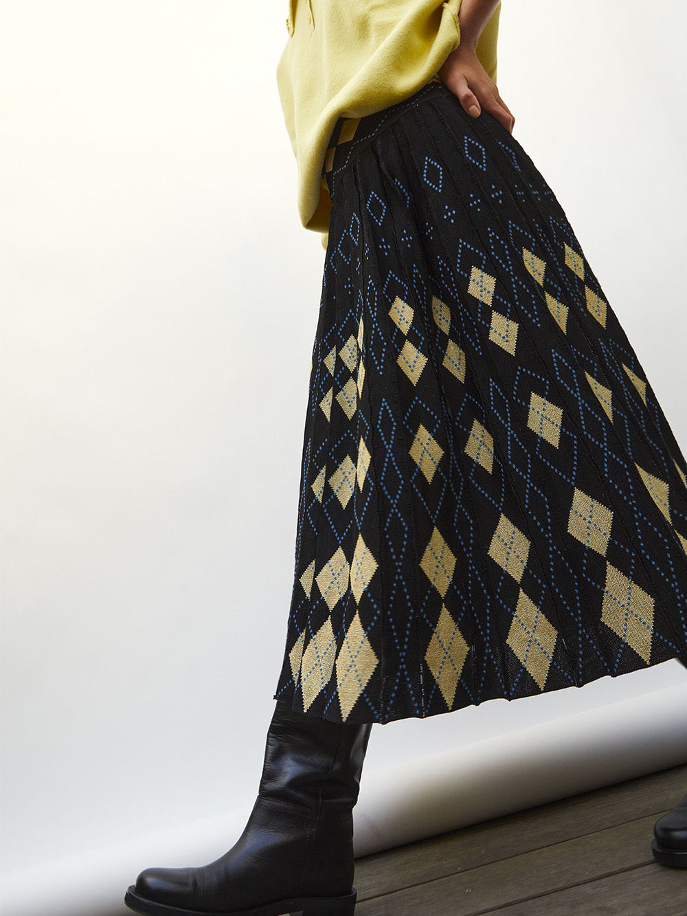 FAMOUS BLACK & YELLOW SKIRT