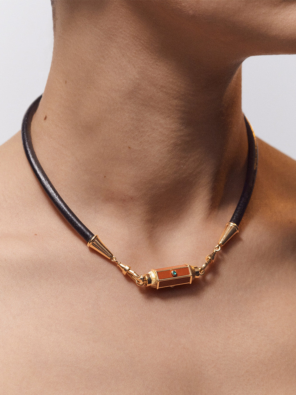 BLACK LEATHER LASSO TIE