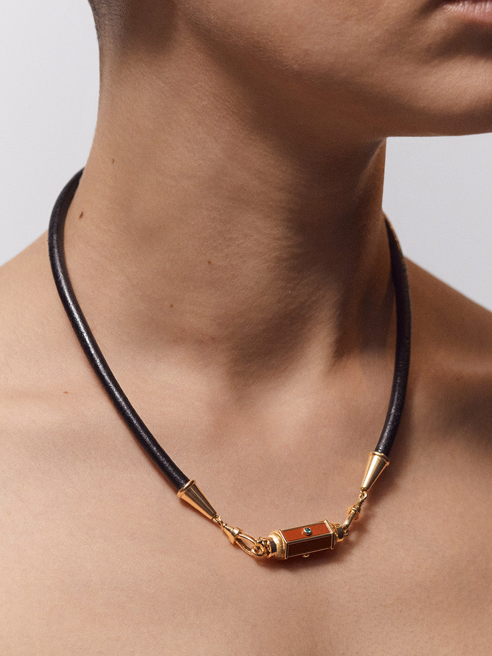 BLACK LEATHER LASSO TIE