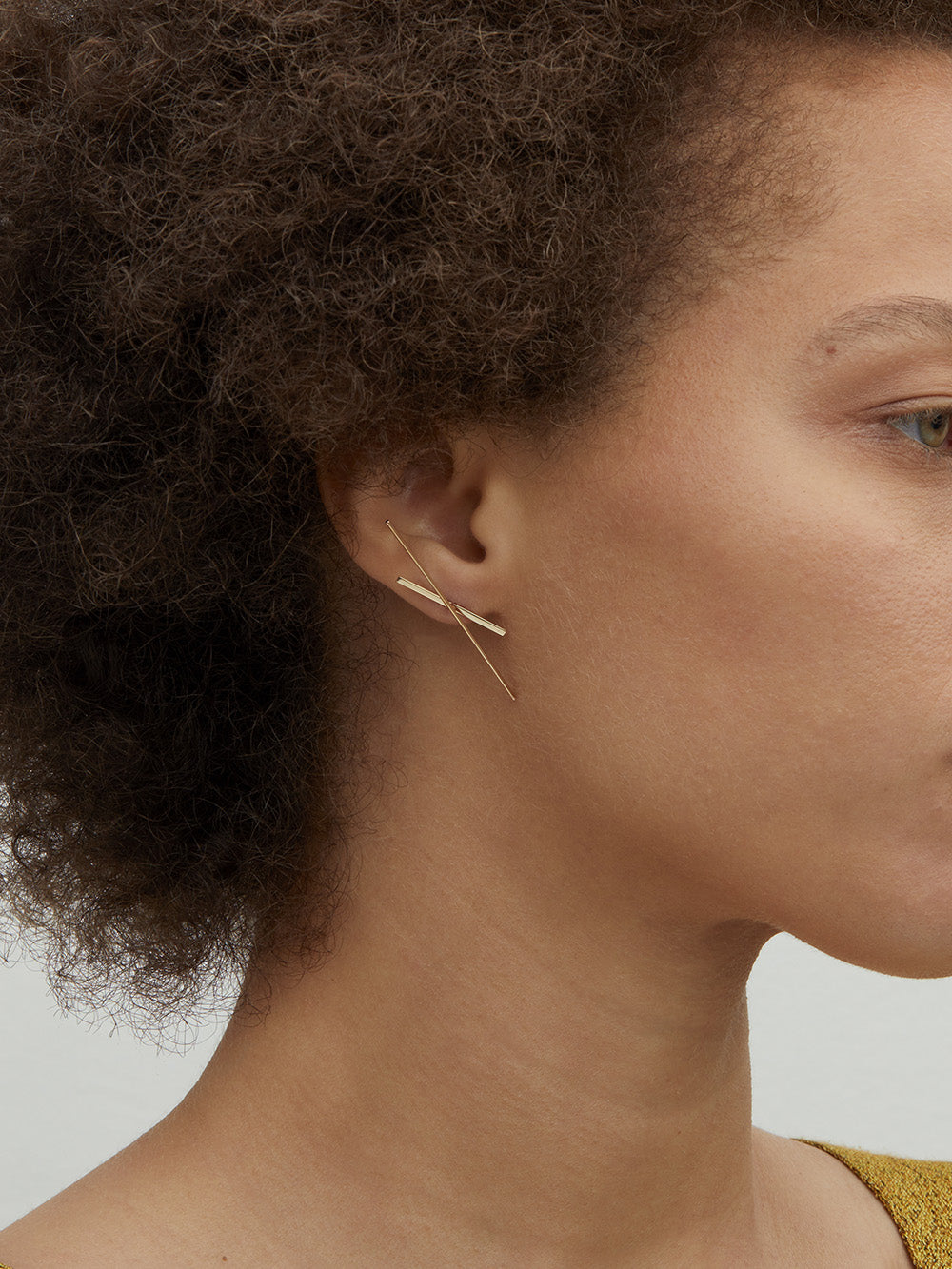 CROSS BAR EARRING