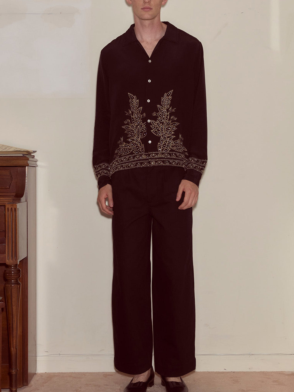 PERIOD EMBROIDERED SHIRT