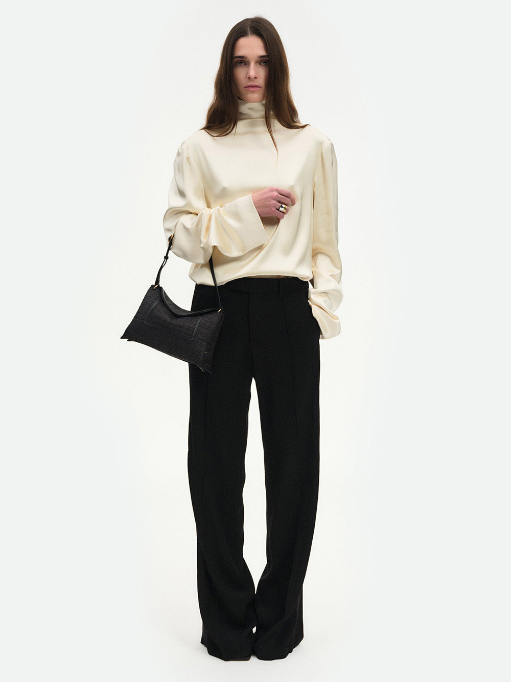 SAC PENELOPE SLOUCH BLACK RAFFIA