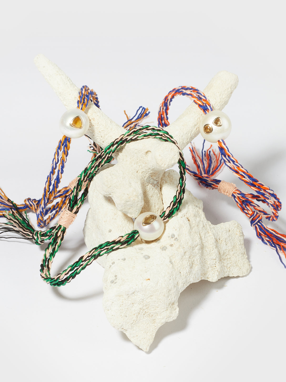 SCARLETT PEARL AND GARNET BRACELET