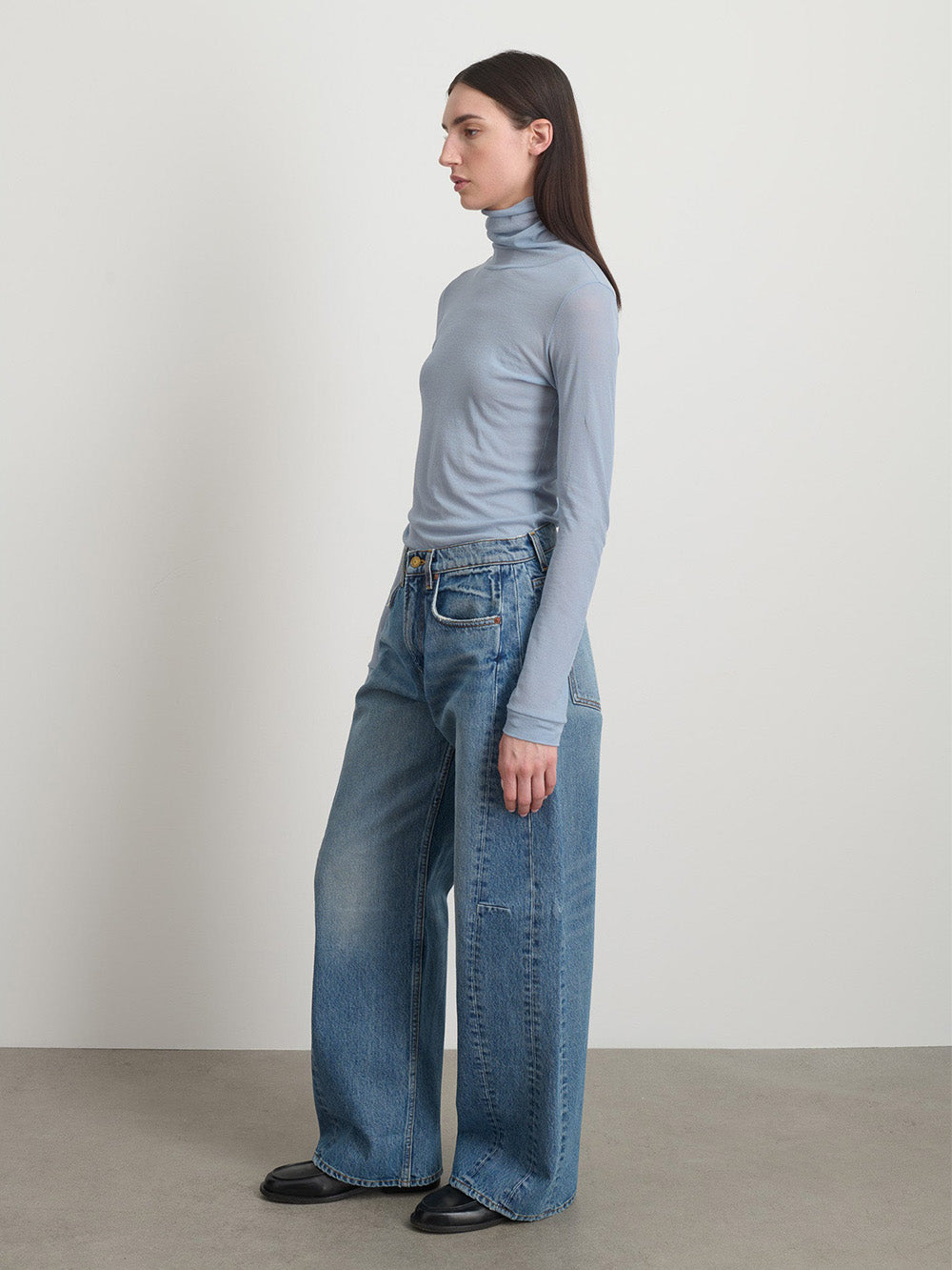 Relaxed Lasso Cuffed Jeans