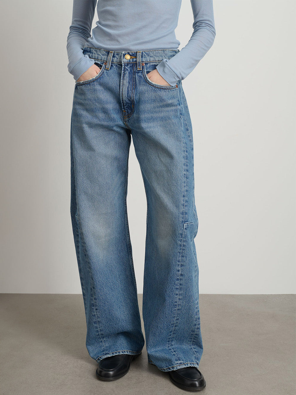 Relaxed Lasso Cuffed Jeans