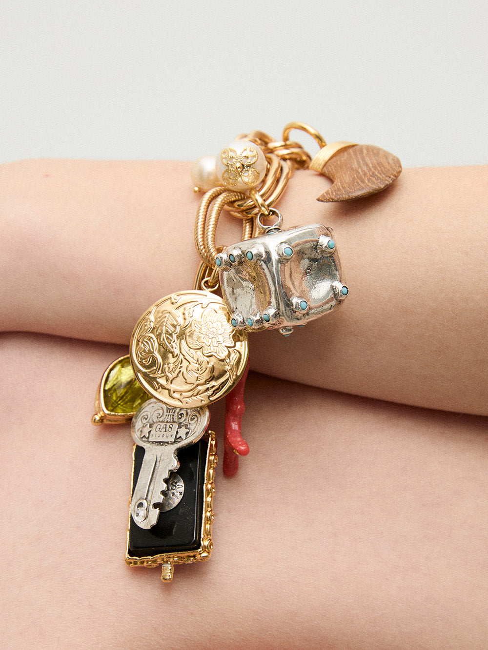 ALMA CHARMS BRACELET