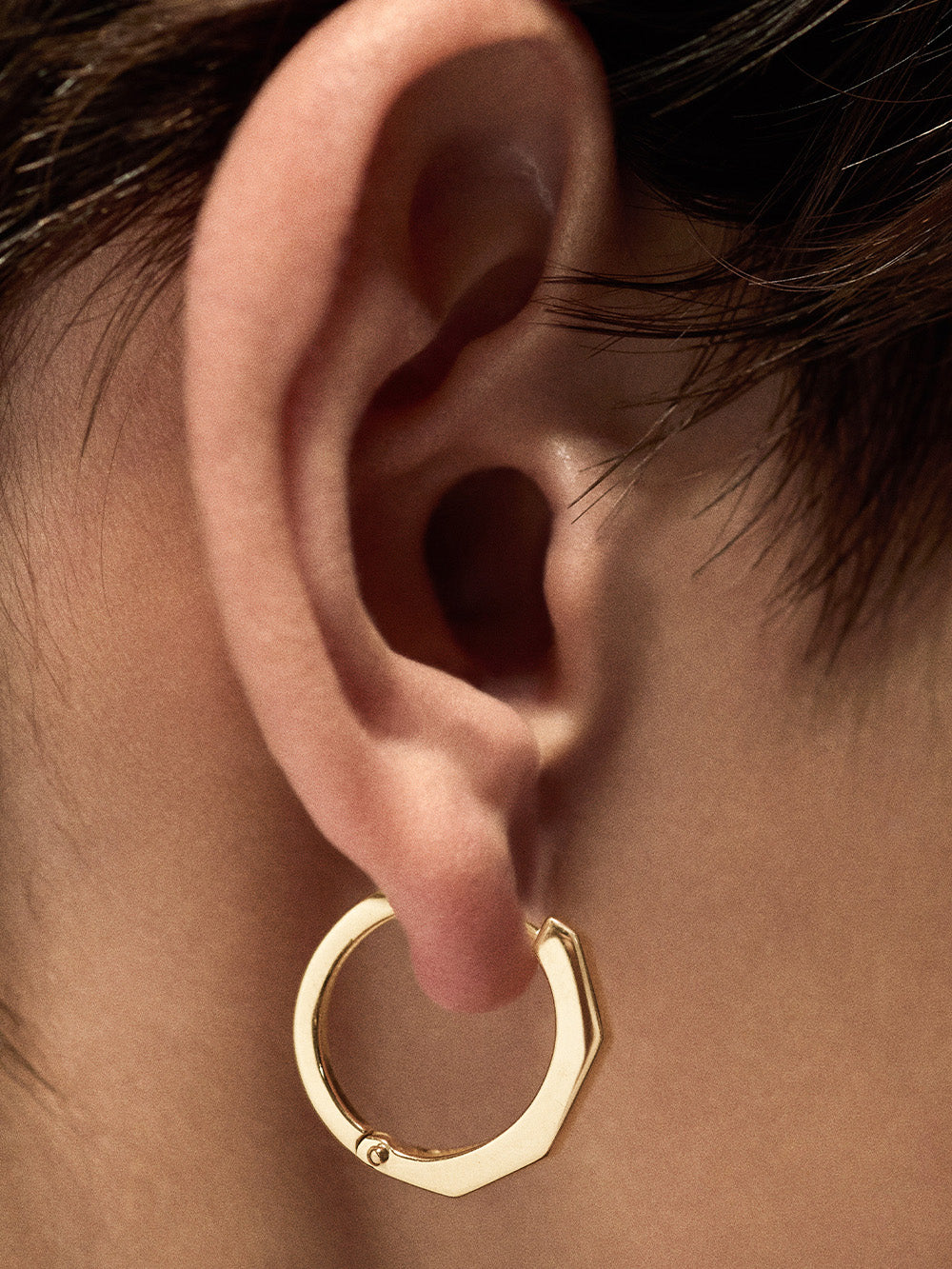 LARGE NUT EARRING YELLOW GOLD MODEL
