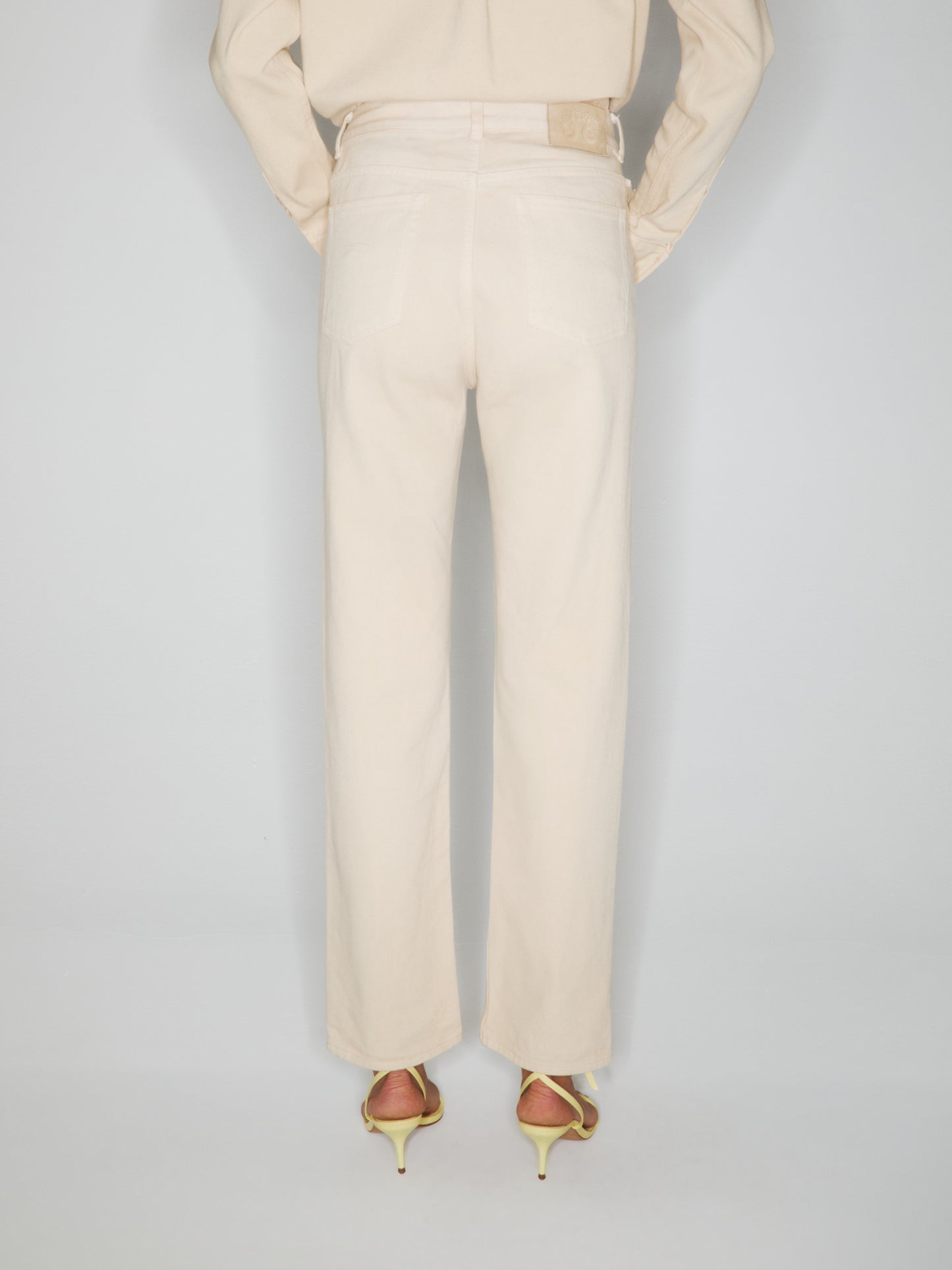 JEAN NPASO NARIIDA ALMOND