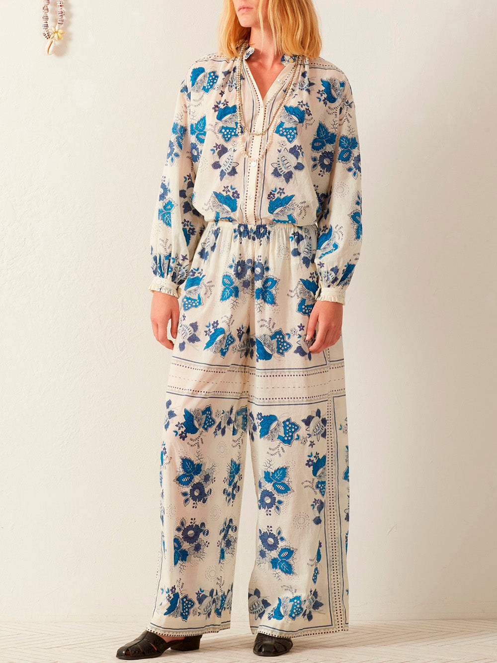 BLUE CHINA MARGIE PALL