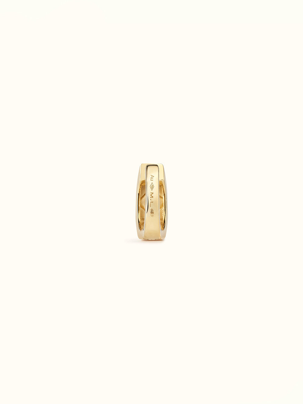 SMALL YELLOW GOLD NUT EARRING