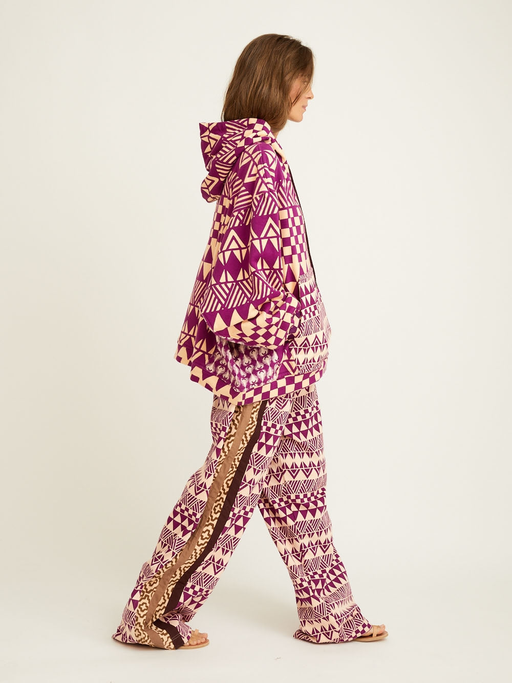 OVERSIZE TRACK PANTS