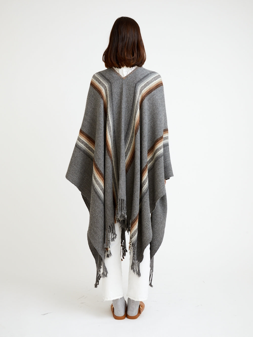 PONCHO LONG ALPAGA GRIS